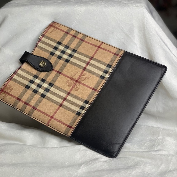 Preloved Burberry IPad Case - Picture 2 of 3